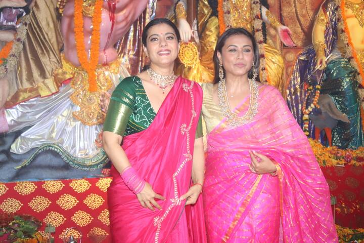 इस दुर्गोत्सव का आयोजन अपने जमाने के जाने-माने अभिनेता बिश्वजीत द्वारा किया जाता, जो इस मौके पर अपनी बेटी प्राइमा के साथ मौजूद थे. (तस्वीरें- मानव मंगलानी)