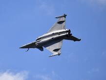 भारत को आज मिलेगा पहला लड़ाकू विमान राफेल, जानें इसकी खूबियां