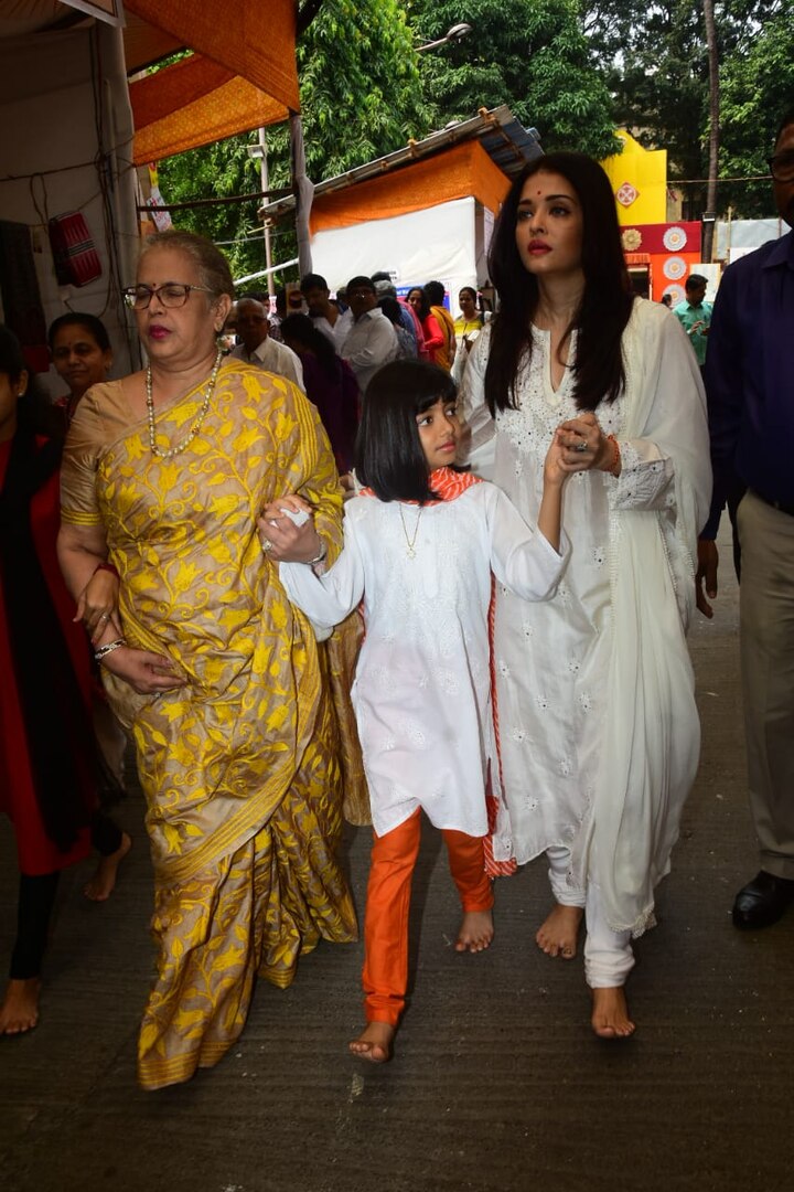 इस दौरान ऐश्वर्या पल पल अपनी मां और बेटी का ख्याल रखती दिखाई दे रही थीं. (Photo Credit: Manav Manglani)