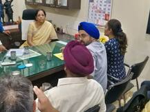 PMC बैंक घोटाले के पीड़ितों ने वित्त मंत्री को घेरा, सीतारामन बोलीं- RBI देखेगा, सरकार का लेना-देना नहीं