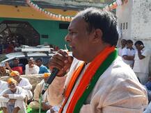 हरियाणा: सिर पर जूता रखकर वोट मांग रहे हैं बीजेपी उम्मीदवार जगदीश नायर