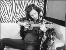 कल्कि कोचलिन ऐसे कर रही हैं मम्मी बनने की तैयारियां, बेबी बंप के साथ शेयर की खास तस्वीर