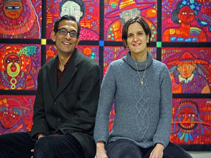 साल 2019 के लिए अर्थशास्त्र का नोबेल पुरस्कार अभिजीत बनर्जी को मिला है. अभिजीत बनर्जी भारतीय मूल के हैं. बनर्जी को गरीबी पर अध्य्यन के लिए नोबेल पुरस्कार से सम्मानित किया गया है. उनके साथ उनकी पत्नी एस्थर डुफ्लो को भी संयुक्त रूप से इस पुरस्कार के लिए चुना गया है. ऐसा नहीं कि यह पहले पति-पत्नी हैं जिसे नोबेल पुरस्कार से सम्मानित किया गया है. इससे पहले भी कई पति-पत्नी को इस अवॉर्ड से सम्मानित किया जा चुका है.