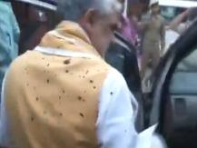 पटना: मरीजों का हाल जानने PMCH पहुंचे केंद्रीय राज्य मंत्री अश्विनी चौबे पर फेंकी गई स्याही