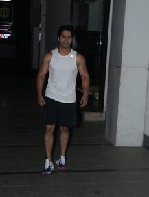 IN PICS: देर रात जिम के बाहर इस अंदाज़ में दिखे शाहिद कपूर और वरुण धवन