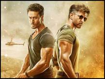 \'वॉर\' ने बनाया कमाई का एक और रिकॉर्ड, 10 सबसे ज्यादा कमाई करने वाली फिल्मों में हुई शामिल