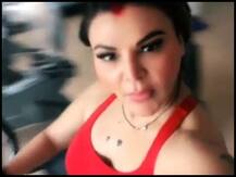 Video: राखी सावंत ने पति के लिए रखा पहला करवाचौथ, साथ में बनाया गाजर का हलवा