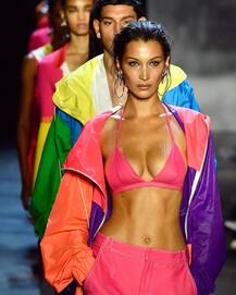 सुपरमॉडल बेला हदीद हैं दुनिया की सबसे खूबसूरत महिला, देखिए उनकी कुछ ग्लैमरस तस्वीरें