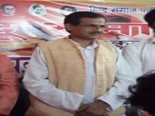 कमलेश तिवारी के परिजनों को 15 लाख मुआवजा और घर देगी सरकार, मां की मांग- आरोपियों को मिले फांसी