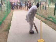 हरियाणा चुनाव: रेवाड़ी में चॉपर की इमरजेंसी लैंडिंग हुई तो बच्चों के साथ क्रिकेट खेलने लगे राहुल गांधी