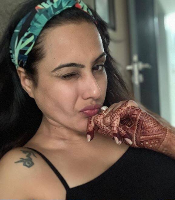 ऐसे में माना जा रहा है कि काम्या इस रिलेशन को लेकर इतनी सीरीयस है कि उन्होंने शादी से पहले की करवाचौथ को इतने खास तरीके से सेलिब्रेट किया. (Photo Credit: @panjabikamya Isntagarm)