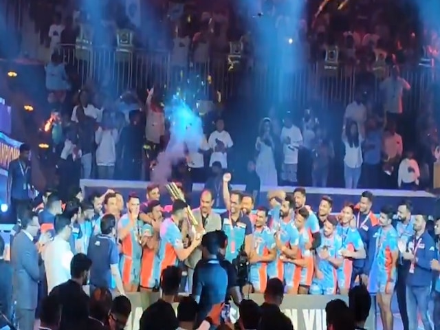 Pro Kabaddi League 2019: बंगाल ने जीता पहला खिताब, रोमांचक मुकाबले में दिल्ली को दी शिकस्त Pro Kabaddi League 2019- Bengal Warriors beats Dabang Delhi in Ahmedabad: