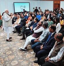 Gandhi@150: पीएम मोदी से मिले शाहरुख-आमिर और कंगना समेत कई बॉलीवुड सितारे, पीएम ने शेयर की तस्वीरें