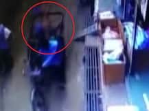 Viral Video: 30 फुट की ऊंचाई से गिरा मासूम, लेकिन मौत से जंग जीत गई जिंदगी