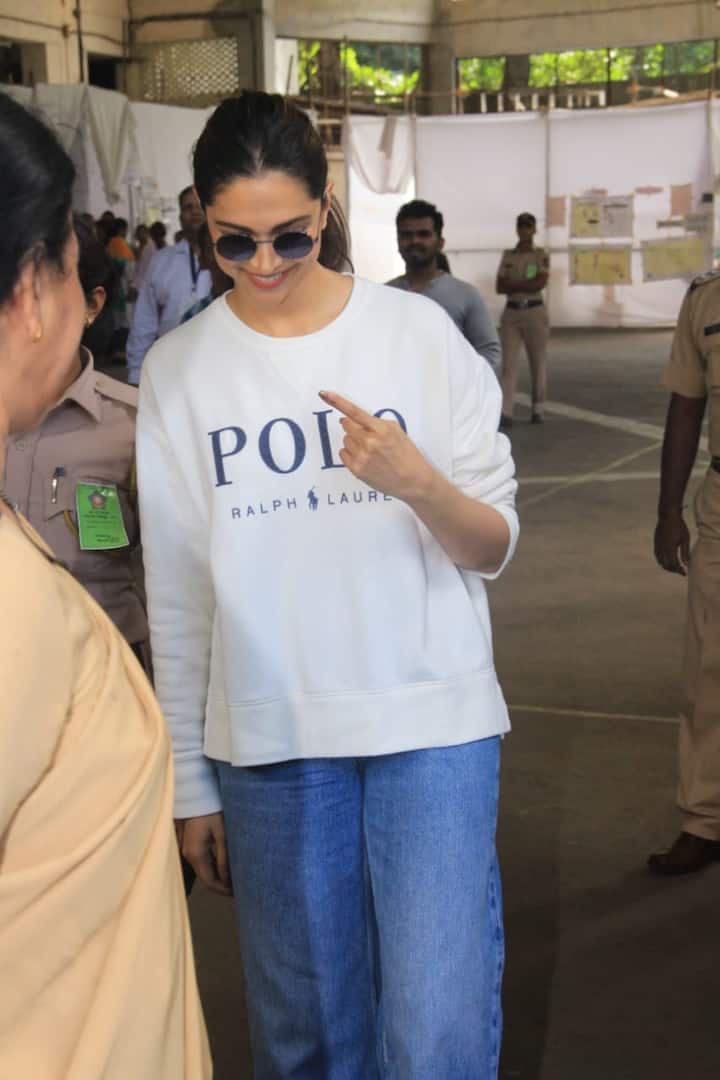 आगे देखें दीपिका और शाहरुख-गौरी की सभी तस्वीरें... (तस्वीर: मानल मंगलानी)