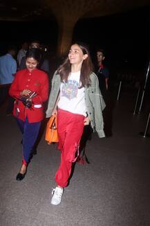 \'सड़क 2\' की शूटिंग खत्म कर आलिया भट्ट लंदन रवाना, रणबीर कपूर के साथ हॉलीडे की अटकलें, देखें एयरपोर्ट की तस्वीरें