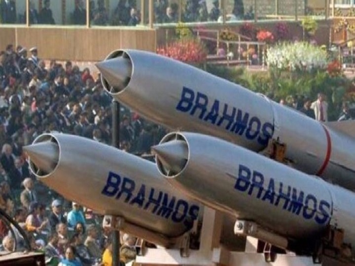 Aero India 2021 BrahMos and Akash missile named in India new defense export list ANN दुनिया को हथियार निर्यात करने को भारत तैयार, नई डिफेंस एक्सपोर्ट लिस्ट में ब्रह्मोस और आकाश मिसाइल शामिल