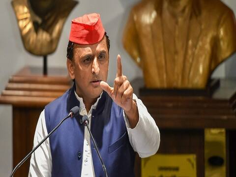 यूपी: कानपुर के कुली बाजार हादसे पर अखिलेश यादव ने खोला मोर्चा, प्रशासन को दी ये चेतावनी यूपी: कानपुर के कुली बाजार हादसे पर अखिलेश यादव ने खोला मोर्चा, प्रशासन को दी ये चेतावनी