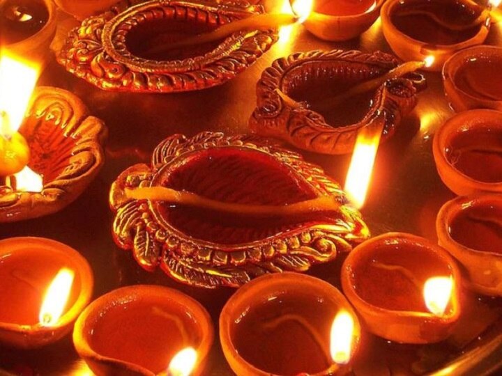 Diwali 2020: know when Diwali will be celebrated this year, read here auspicious time of worship and list of worship materials दिवाली 2020: जानिए इस साल कब मनाई जाएगी, यहां पढ़ें पूजा का शुभ मुहूर्त और पूजन सामग्रियों की लिस्ट