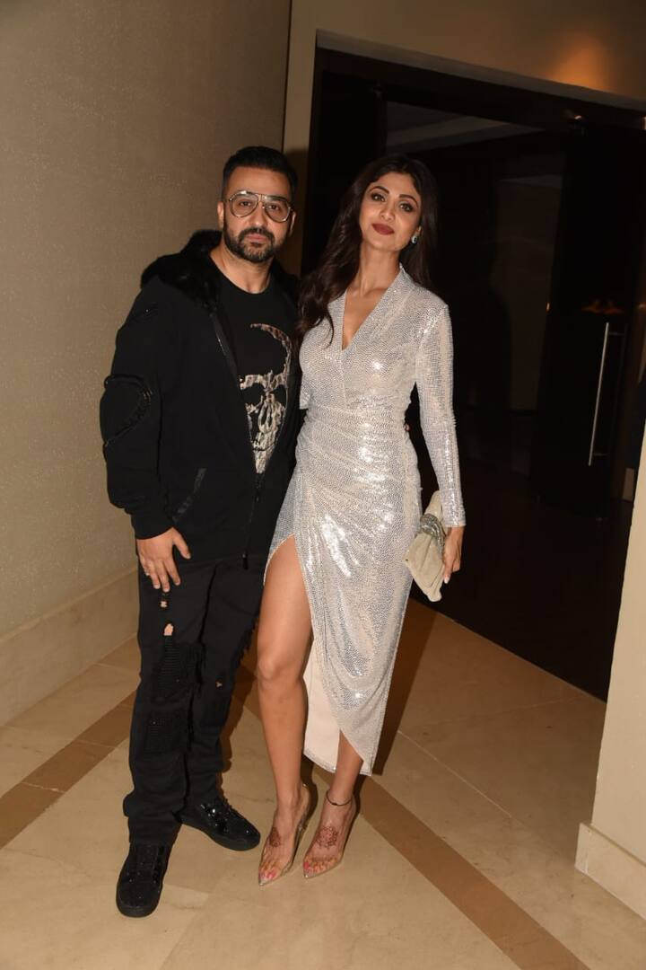 बॉलीवुड अभिनेत्री शिल्पा शेट्टी इस पार्टी में अपने पति राज कुंद्रा के साथ दिखाई दीं. (Photo Credit: Manav Manglani)
