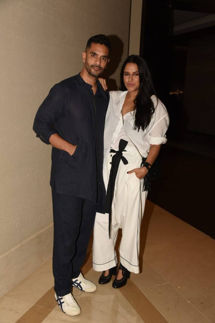 पत्नी नेहा धूपिया के साथ अभिनेता अंगद बेदी. (Photo Credit: Manav Manglani)