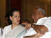 कांग्रेस बोली- एनसीपी जैसी सहयोगी हो तो दुश्मन की जरूरत नहीं, NCP का तंज- प्रचार में सोनिया-प्रियंका कहां थीं