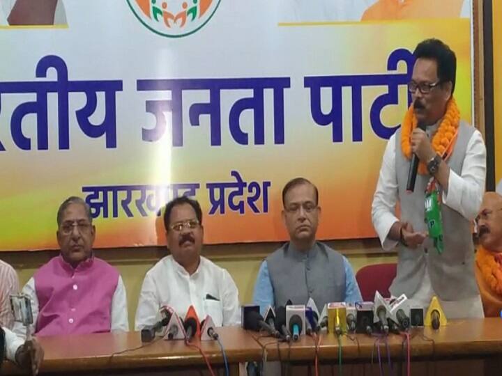 Jharkhand 6 MLAs from opposition parties joins BJP झारखंड: BJP रणनीतिकारों के निशाने पर विपक्ष के कब्जे वाली सीटें, 6 विपक्षी विधायक पार्टी में शामिल