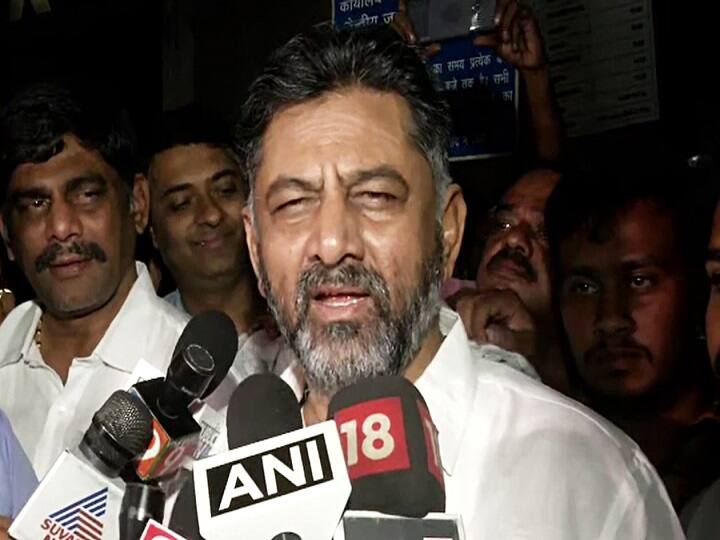 डीके शिवकुमार को मिली जमानत, कहा- मैं अब वापस आ गया हूं, समर्थन के लिए शुक्रिया DK Shivakumar got bail thanked party workers and supporters डीके शिवकुमार को मिली जमानत, कहा- मैं अब वापस आ गया हूं, समर्थन के लिए शुक्रिया