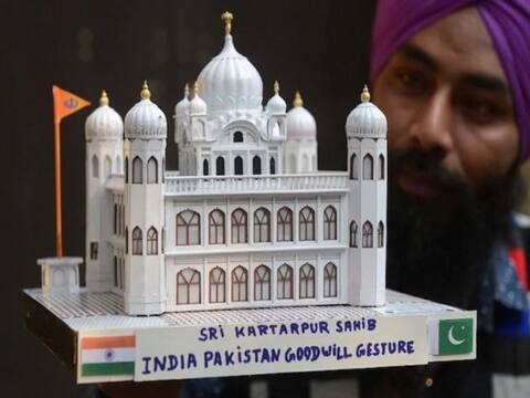 करतारपुर कॉरिडोर: भारत-पाक के बीच आज होगा करार, सिक्खों की सालों पुरानी मांग होगी पूरी करतारपुर कॉरिडोर: भारत-पाक के बीच आज होगा करार, सिक्खों की सालों पुरानी मांग होगी पूरी