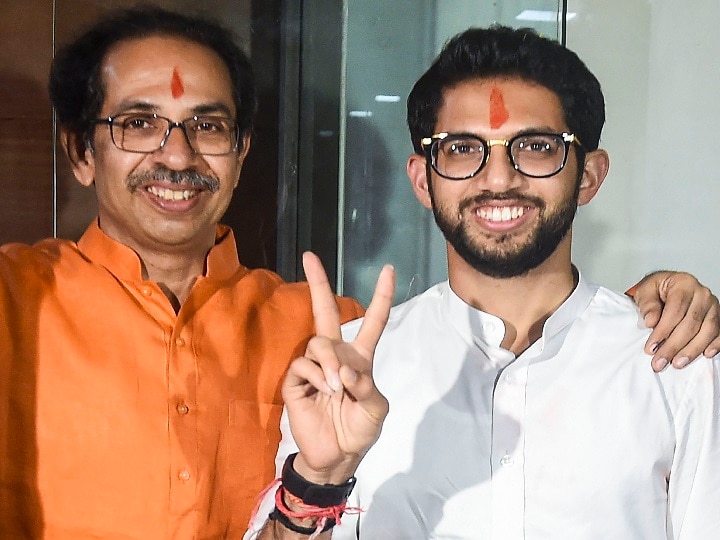 Maharashtra election result 2019 Shiv Sena attacks on BJP in Saamana शिवसेना की बीजेपी को चेतावनी, 'महाजनादेश नहीं मिला; अति नहीं, उन्माद नहीं वर्ना समाप्त हो जाओगे'