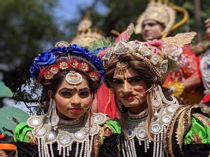 'दीपोत्सव' के लिए 5 लाख 51 हजार दीये को अयोध्या के सरयू घाट पर सजाया गया है. योगी आदित्यनाथ सरकार 'दीपोत्सव' के लिए 133 करोड़ रुपये खर्च कर रही है.