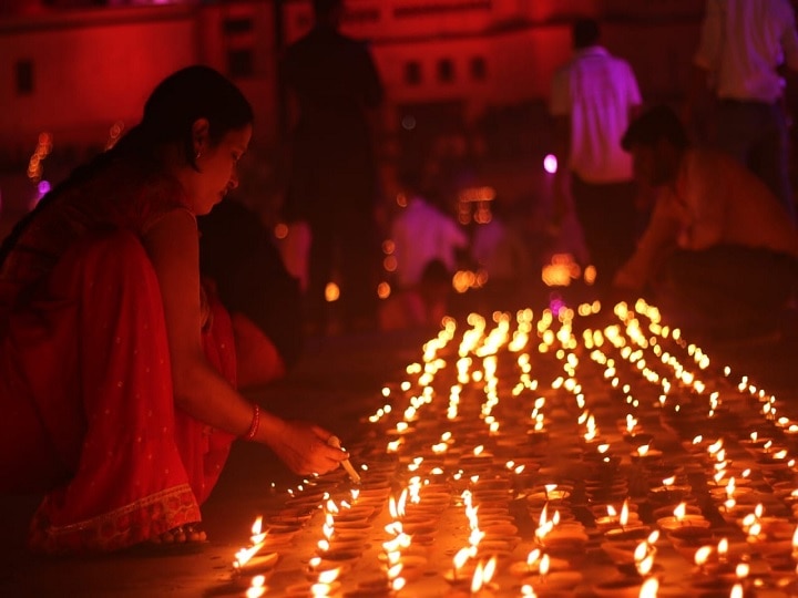 7.50 Lamps enlighten in Ayodhya to make a record ann Ayodhya Deepotsav: दीपोत्सव को भव्य बनाने की तैयारी तेज हुई, रिकॉर्ड साढ़े सात लाख दीपक राम नगरी को करेंगे रौशन
