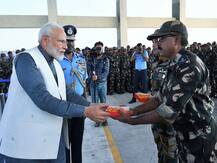 एलओसी पर पीएम मोदी के दौरे से खुश और गौरवान्वित महसूस कर रहे हैं जवान