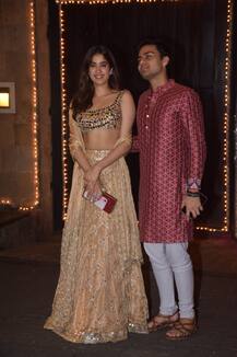 अनिल कपूर की दिवाली पार्टी में बेहद खूबसूरत नजर आईं जाह्नवी कपूर, देखें तस्वीरें