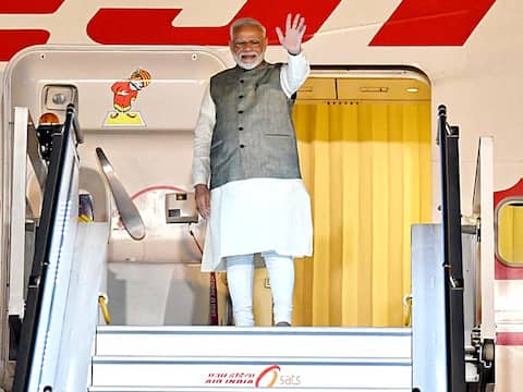 दो दिवसीय सऊदी दौरे पर रवाना हुए पीएम मोदी, तेल, गैस, रिन्यूएबल एनर्जी और सिविल एविएशन समेत कई क्षेत्रों में होंगे समझौते दो दिवसीय सऊदी दौरे पर रवाना हुए पीएम मोदी, तेल, गैस, रिन्यूएबल एनर्जी और सिविल एविएशन समेत कई क्षेत्रों में होंगे समझौते