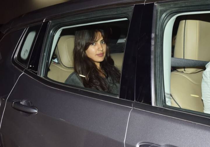 कहा जाता है कि सुशांत सिंह और अंकिता लोखंडे के ब्रेकअप का कारण कृति सेनन ही बनीं थी. हालांकि दोनों ने ही कभी भी एक दूसरे को लेकर कोई बयान नहीं दिया.