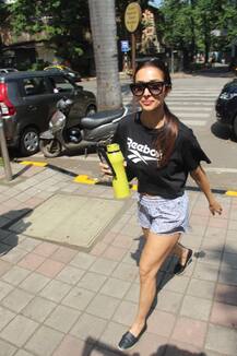 IN PICS: वर्कआउट करने पहुंची मलाइका अरोड़ा, तो सारा अली खान भी जिम के बाहर आईं नज़र