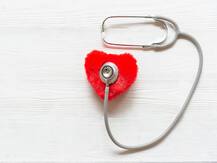 बीमारी के दौरान अगर नहीं हैं पैसे तो काम आता है हेल्थ इंश्योरेंस, जानें इसके फायदे