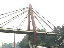 दिल्ली का वो फुटओवर ब्रिज जिसके पार्ट्स लगातार हुए चोरी, बचा है तो बस ढांचा