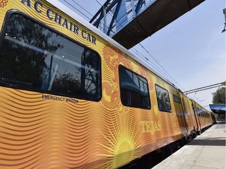 Corona Crisis: New Delhi-Lucknow Tejas Express suspended amid Covid surge कोरोना संकट: लखनऊ-नई दिल्ली तेजस एक्सप्रेस पर फिर लगा ब्रेक, अगले आदेश तक ट्रेन रद्द