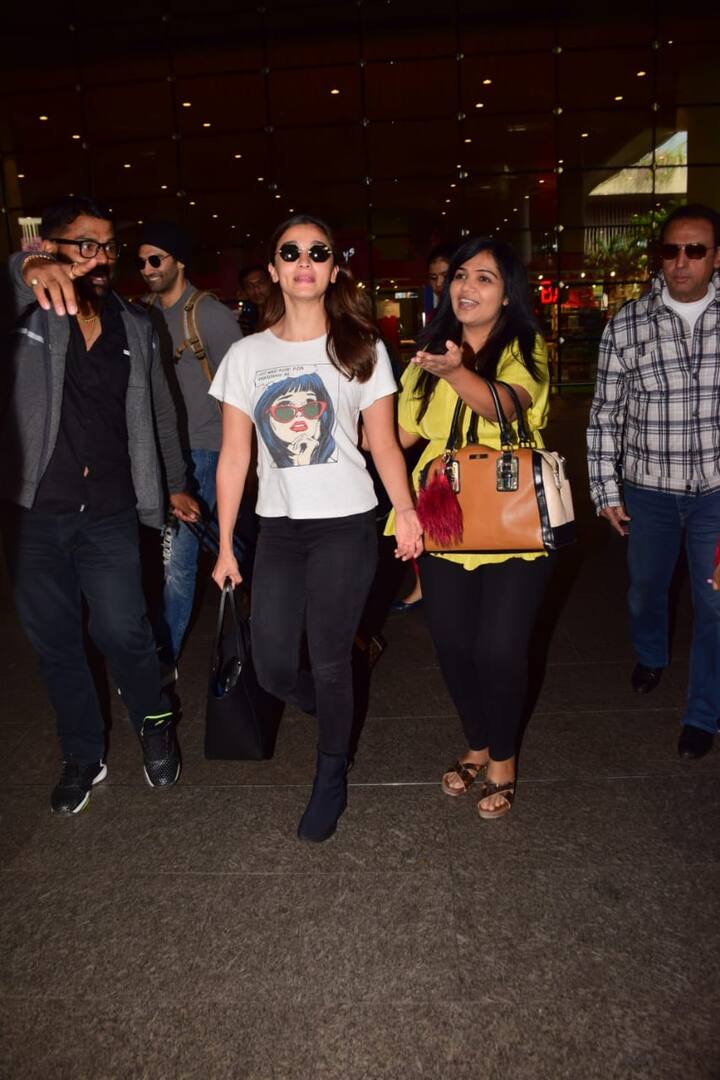 'सड़क' में संजय दत्त और पूजा भट्ट मुख्य किरदार में नज़र आए थे. (तस्वीर: मानव मंगलानी)