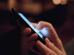 क्या है मोबाइल इंश्योरेंस, कैसे इससे अपने फोन के डैमेज, चोरी और खोने की चिंता से हो सकते हैं दूर-जानें