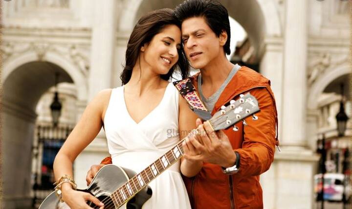 तेरी आंखों की नमकीन मस्तियाँ, तेरी हंसी की बेपरवाह गुस्ताखियाँ, तेरी जुल्फों की लहराती अंगड़ाइयां , नहीं भूलूंगा मैं, नहीं भूलूंगा मैं, जब तक है जान; जब तक है जान.