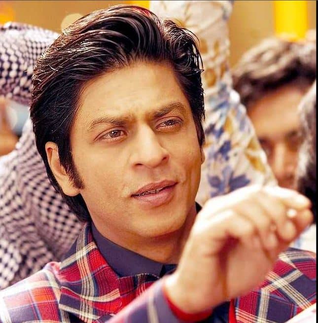 ओम शांति ओम- इतनी शिद्दत से मैंने तुम्हें पाने की कोशिश की है कि हर जर्रे ने मुझे तुमसे मिलाने की साजिश की है. कहते हैं अगर किसी चीज़ को दिल से चाहो तो पूरी कायनात उसे तुमसे मिलाने की कोशिश में लग जाती है.
