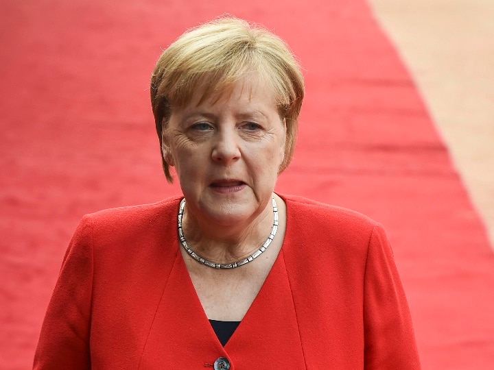 German Chancellor Angela Merkel on Current situation in Kashmir भारत दौरे पर आईं एंजेला मर्केल ने कहा- कश्मीर में मौजूदा स्थिति ‘स्थायी नहीं’, इसे बदले जाने की जरूरत