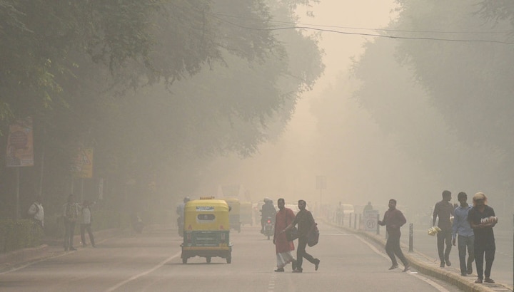 Delhi Weather Update: दिल्ली में चली तेज हवाओं से मिली राहत, पहले से कम हुआ प्रदूषण