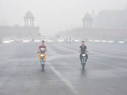 सर्दी के लिए हो जाएं तैयार, आने वाले दिनों में दिल्ली का गिरेगा तापमान