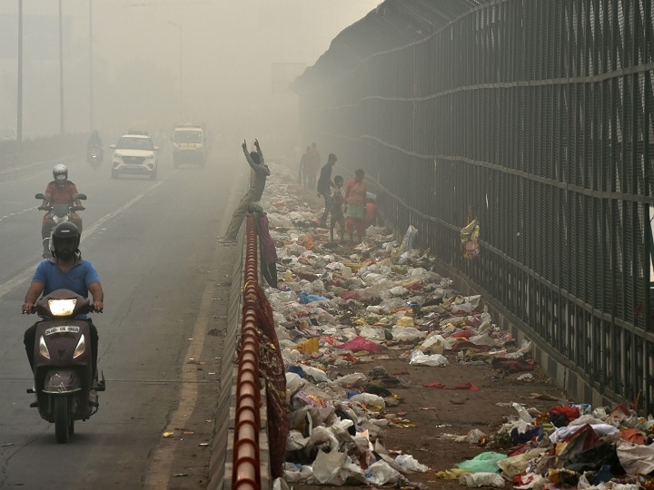 how to prevent yourself from deadly pollution in delhi दिल्ली में खतरनाक स्तर पर पहुंचा प्रदूषण, जानें 'जानलेवा हवा' से कैसे बचें?
