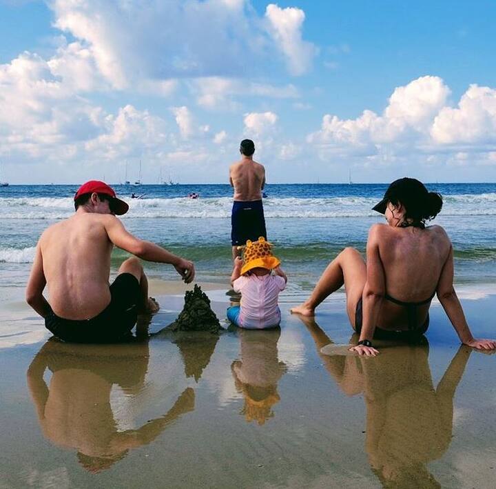 ये तस्वीर कल्कि के ब्वॉयफ्रेंड ने अपने सोशल मीडिया हैंडल से फैंस के साथ शेयर की है. (Photo Credit: @guyhershberg Instagram)