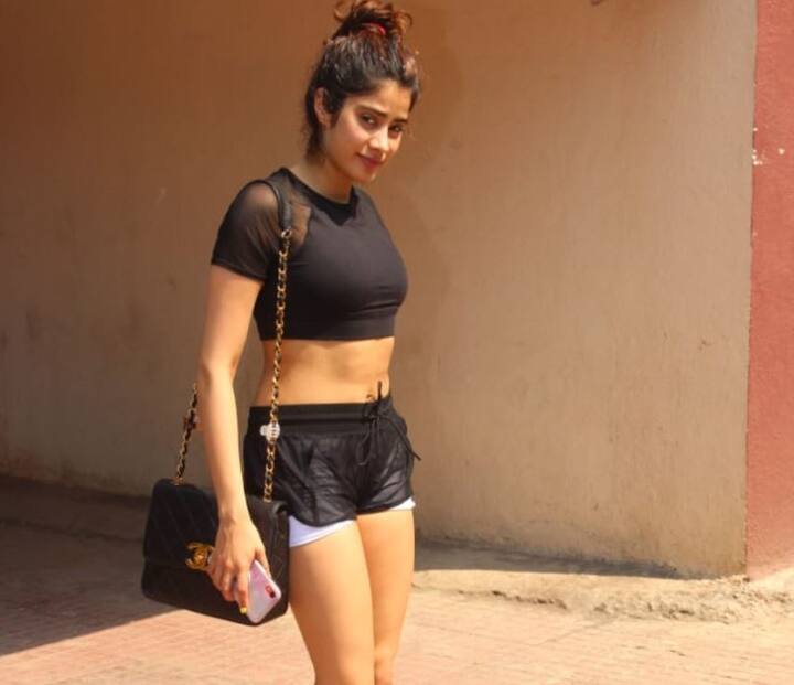 इसके अलावा जल्द ही उनकी फिल्म 'गुंजन सक्सेना' का ट्रेलर भी सामने आ सकता है.